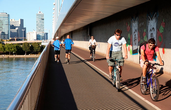 16-Viena-cele-mai-bune-orase-pentru-biciclisti-din-lume-orase-prietenoase-cu-biciclistii-traseu-biciclete-Dunare