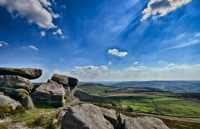 5-cele-mai-bune-carti-de-calatorie-mandrie-si-prejudecata-de-jane-austen-stanage-edge