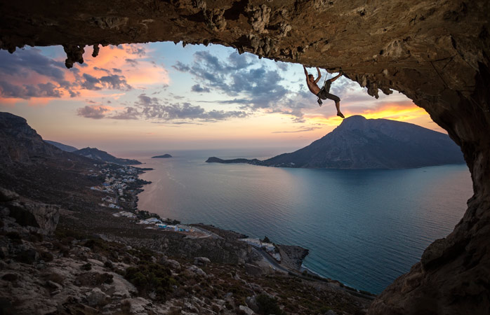  Vezi apusul dintr-un loc cu totul special, Grande Grotta, Kalymnos