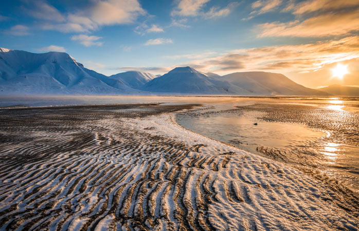  Nici răsărit, nici apus; puțin din amândouă în zilele de vară fără sfârșit din Svalbard 