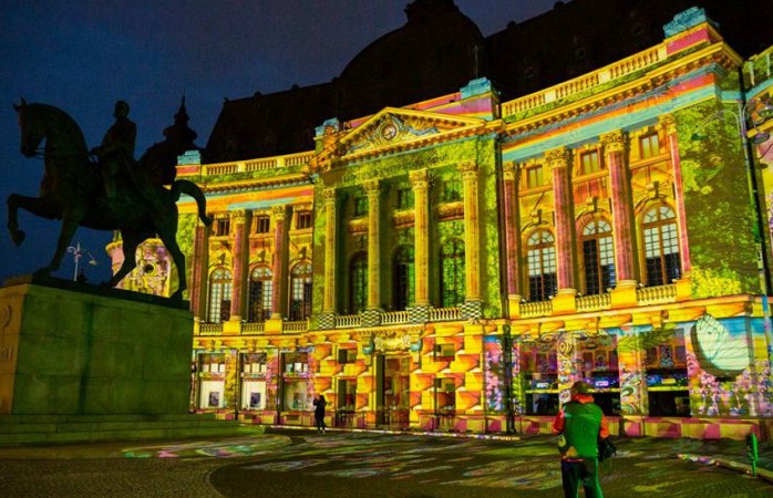 Când digitalul, luminile și arta îmbracă Bucureștiul