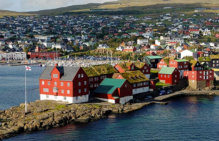 Capitale mai drăguțe decât Tórshavn nu o să vezi prea curând în viața asta