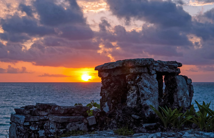  În orașul Dawn soarele de Tulum se salută negreșit, în fiecare dimineață 