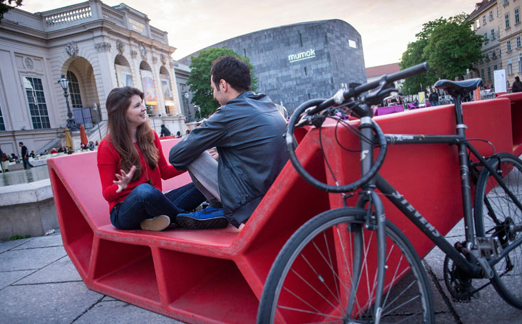 Artă din spatele ghidonului: cu bicicleta pe străzile din Viena