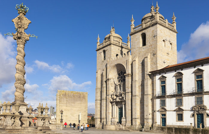  Catedrala istorică din Porto-i veche de când lumea și pământul 