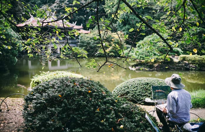  „O oază de liniște într-o mare zbuciumată” nu și-a găsit niciodată un înțeles mai deplin decât în Shinjuku Gyoen
