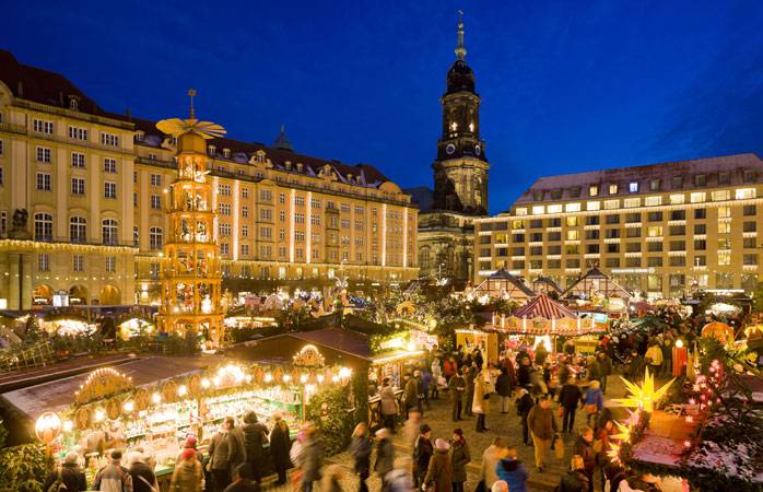 Nu-i aici doar Striezelmarkt din Dresda, nici vorbă. E cel mai vechi târg de Crăciun din întreaga Germanie