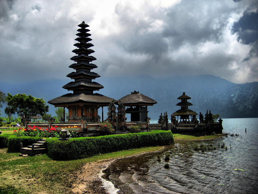Promitem că majoritatea cunoscuților tăi nu au ajuns încă la Templul Ulun Danu din Bali