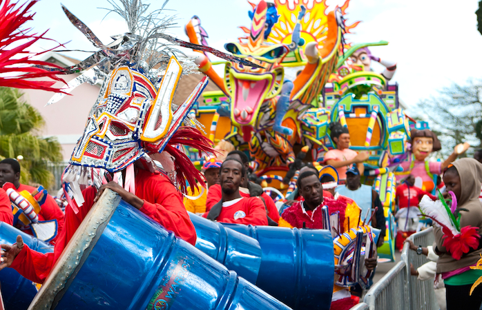 Petrecerea Junkanoo sau Ziua Națională în Bahamas