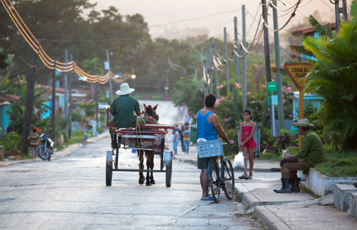 Doar o zi ca oricare alta pe străzile din Viñales, Cuba