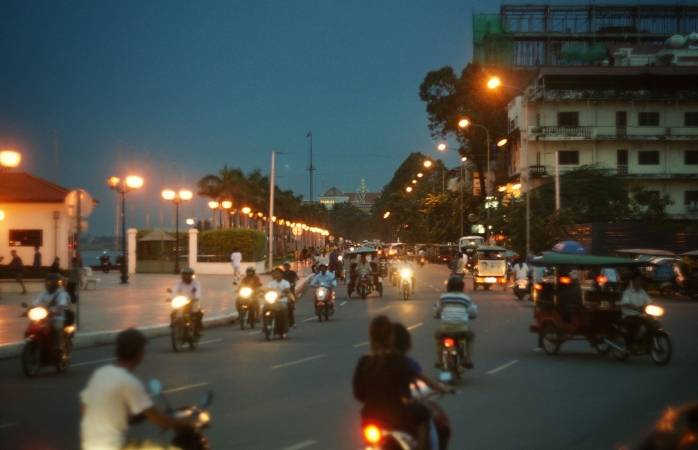 La plimbare pe scutere prin Phnom Penh.