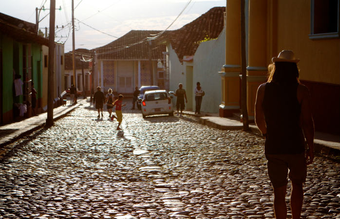 La pas prin Centrul Vechi din Havana