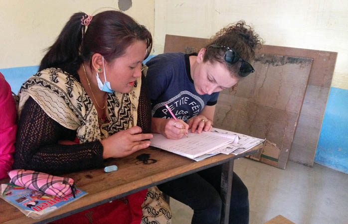  Ajutând comunitățile locale din Nepal prin educație Nepal