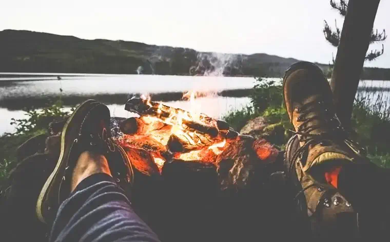 Nostalgia tinereții și a vremurilor bune se aduce cel mai bine la viață într-una din aceste destinații europene excelente pentru excursiile cu cortul