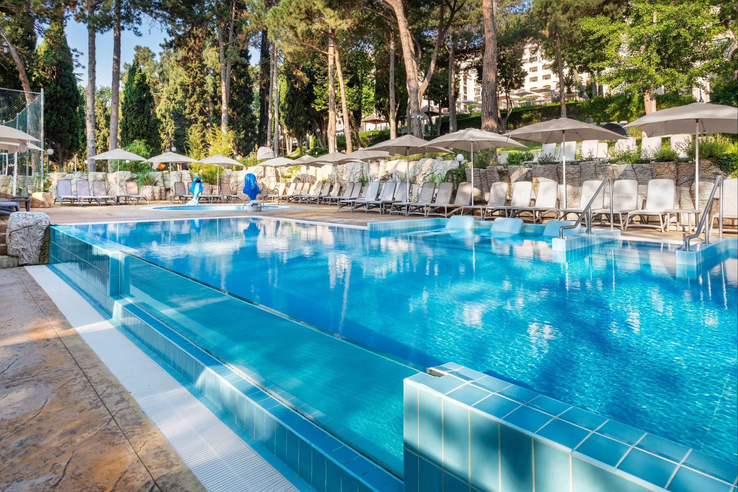 Piscină