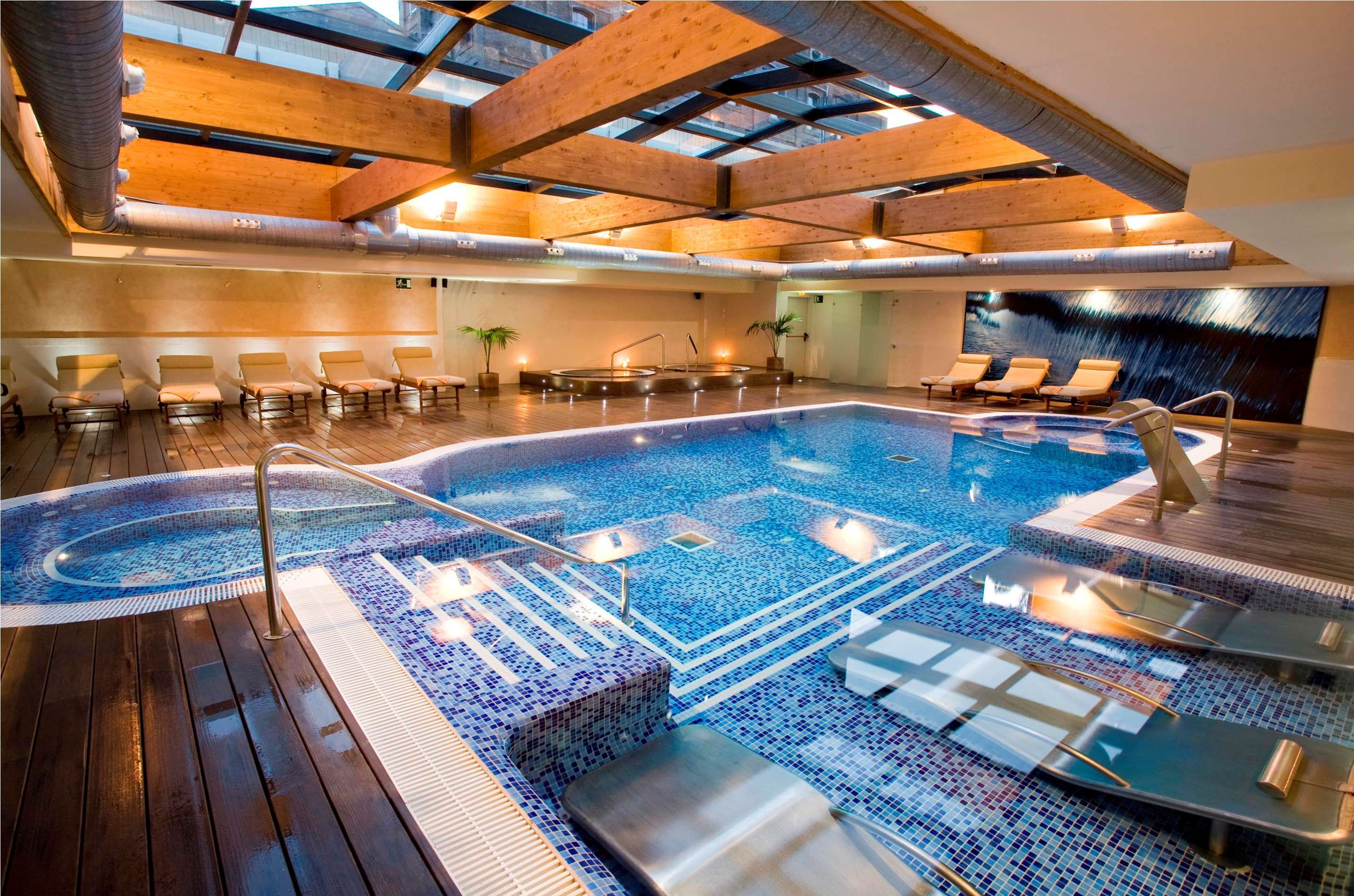 Piscină